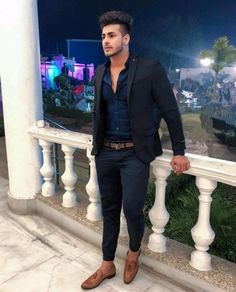 Mens Fashion Blazer Wedding, Blazer Outfit With Jeans, Mens Dressing Styles, Black Blazer Outfit Ideas, Black Blazer Outfits, Blazers Outfits, Blazer Ideas, Style Of Men