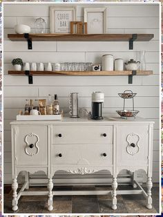 Looking to create a cozy coffee nook in your small space? Check out these 10 creative coffee bar ideas for small spaces that will transform your home today! From DIY shelves to compact carts, you'll find the perfect inspiration to elevate your morning routine. Say goodbye to crowded countertops and hello to your own stylish coffee corner. Coffee Bar Ideas Small Spaces, Bar Ideas Small Spaces, Cozy Coffee Nook, Bar Corner, Clever Coffee, Kitchen 2024