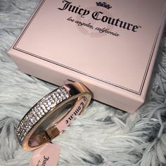 Rose Gold Juicy Couture Bracelet!! Box Not Included Bedazzled Things, Expensive Jewellery, Most Expensive Jewelry, Juicy Couture Clothes, Couture Clothes, Pandora Bracelet Charms Ideas, Xoxo Jewelry, Boss Fashion, Girly Bracelets