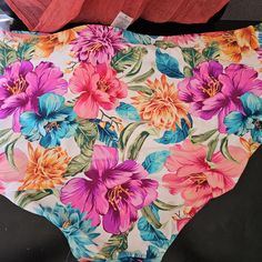 Beautiful Print. These Colors Are Very Vivid, And The Detailing Of The Flowers Is Incredible. The Top Features A Criss Cross Strap Pattern, And A Removable Option For The Pads In 3x. The Bottoms Are Size 4x, Feature A Full Coverage Bottom With A Trendy Tie Back Detailing. Bnwt. This Has Never Been Worn. Vacation Beachwear Briefs, Floral Print Stretch Tankini For Sunbathing, Stretch Floral Print Tankini For Sunbathing, Beach Party Beachwear Tankini With Briefs, Beach Party Brief Tankini Beachwear, Multicolor Stretch Tankini For Pool, Multicolor Swimwear Brief For Vacation, Beachwear Tankini For Vacation, Brief Tankini For Vacation Beachwear