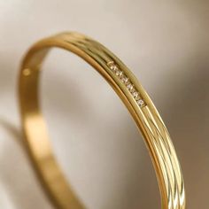 Plain Gold Bangles, Gold Bangles Indian, Gold Jewels Design, Open Bracelet, Zircon Bracelet, Modern Gold Jewelry, Simple Bangle