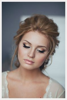 Gorgeous Bridal Makeup, Sanggul Modern, Wedding Hair Trends, Gorgeous Wedding Makeup, Glam Wedding Makeup, Wedding Makeup Tips