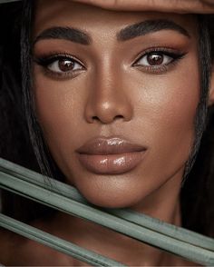 Chocolate Makeup Looks, Espresso Makeup Look, Espresso Makeup, Chocolate Desert, Hypnotic Eyes, Light Skin Makeup, Soft Natural Makeup, Caramel Skin, Brown Skin Girl