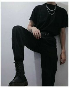 roupa Retro Grunge Aesthetic Outfit, Grunge Outfits Men, Aesthetic Outfits Men, Aesthetic Grunge Outfit, Tomboy Style Outfits, Swaggy Outfits, Men Fashion Casual Outfits, Streetwear Men Outfits, Tomboy Fashion