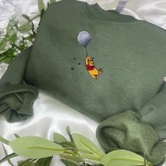 Embroidery Disney, Winnie The Pooh Shirt, Mickey Sweatshirt, Disney Cute, Sweatshirt Y2k, Embroidery Hoodie, Fall Hoodies, Embroidered Tee, Embroidered Crewneck