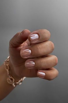 If you are searching for some natural, elegant and incredible nude nails, natural nails, then this list of nude natural nail designs is perfect for you! Metallic Nail Ideas, Nude Chrome, Metallic Nail, Chrome Nails Designs, Nude Nail Designs, Modern Nails, Metallic Nails, Nails 2024