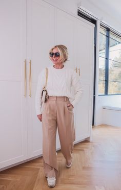 Pleated Trousers Outfit, Pleated Pants Outfit, Fall Fashion Staples, Busbee Style, Pant Outfits, Work Dress Code, Fashion Staples, Pleated Pant, Traditional Suit