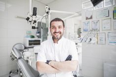 Male Dentist, Medical Photos, Folded Hands, Art Generator, Choose The Right