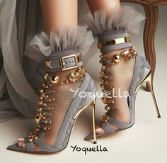 Gray fabric sandals with gold chains, stiletto heel, and pearls AI GENERATED BY Cammoranesi Cristina Mom Clothing Style, Carrie Bradshaw Shoes, Fabric Sandals, Shoes Quotes, Shoes Illustration, Shoes Heels Classy, Fantastic Shoes, Elegant Sandals