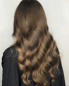 warm brunette, hollywood wave, long hair. Warm Walnut Balayage, Butter Chocolate Glaze Hair, Wavy Chestnut Hair, Bitter Chocolate Glaze Hair, Hazelnut Melt French Balayage, Warm Brunette, Hollywood Waves