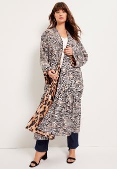 Say hello to your new favorite layering piece. This reversible duster features a statement print on each side, giving you two bold looks in one. Slightly London Gifts, Thermal Sweater, Shrug Cardigan, Womens Scrubs, Woman Within, Swimsuits For All, Back Women, Tunic Shirt, New Tops