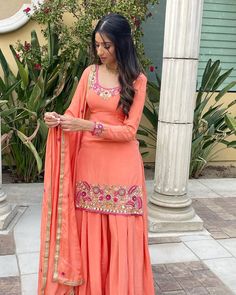 Mehndi Suit, Peach Suit, Suit Indian, Silk Suits, Lehenga Style, Pakistani Fancy Dresses, Punjabi Suit, Embroidery Suits Design