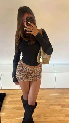 Cute Cheetah Print Outfits, Cardigan Outfit Skirt, Cheetah Skirt Outfit, Leopard Cardigan Outfit, Cheetah Print Outfit, Cheetah Print Outfits, Cute Cheetah, Cheetah Skirt, Leopard Print Outfits