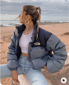 North Face Outfits, Looks Pinterest, Skandinavian Fashion, Puffy Jacket, Winter Fits, Fashion Mode