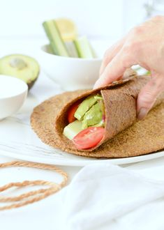 Flaxseed Wraps, Wraps Easy, Flaxseed Meal, Easy Protein, Wrap Recipe, Vegan Wraps, Flax Seed Recipes, Keto Vegan, Healthy Sandwiches