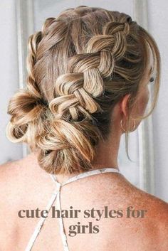 simple hairstyles//cute trendy hairstyles// hair ideas//hairstyles//baddie hairstyles Holiday Hairstyles Easy, Timeless Hairstyles, Flower Bun, Side Braid Hairstyles, Hair Puff, Feminine Elegance, Long Hairstyle, Easy Hairstyles For Medium Hair, Light Blonde Hair