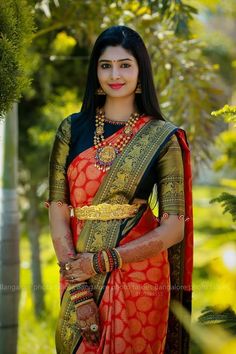 Pattu Blouse Designs, Latest Pattu Sarees, Boat Neck Blouse Design, Bridal Sarees South Indian, Indian Bridal Sarees, Pattu Saree Blouse Designs, Boat Neck Blouse, Wedding Blouse Designs, Sari Blouse Designs