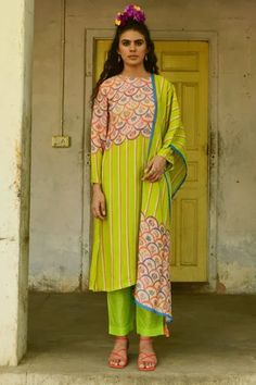 Shop for Swati Vijaivargie Green Silk Champa Floral Print Kurta Set for Women Online at Aza Fashions Striped Kurta, Kurta For Women, Kurta Set For Women, Silk Kurta, Kurta With Pants, Silk Pants, Fabric Silk, Kurta Set, Striped Fabrics