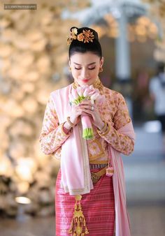 Miss Universe Myanmar, Lao Clothes, Traditional Fashion