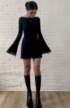 Winter Night Out Dress, Black Dress Outfit Edgy, Cottagecore Club Outfit, 1975 Concert Outfit Plus Size, Emo Outfits For Concerts, Fancy Edgy Outfits, Cute Going Out Outfits Night Winter, Flare Sleeves Dress, Sleek Goth Fashion