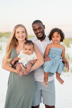 As a Destin photographer, one of the most frequently asked questions I get is “what colors should we wear for our family beach photos?” There isn’t one right answer to this question. Here are a few factors to consider: Overall, I always recommend choosing colors that complement each other. Everyone doesn’t need to wear the […] Pics Ideas