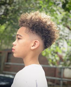 Mixed Boy Haircut Curly Hair, Black Boy Hairstyles, Black Boys Haircuts, Curly Hair Fade, Tan Skin Blonde Hair, Kids Curly Hairstyles