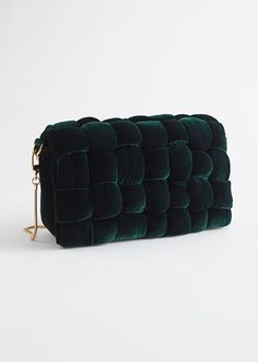 Modern Quilted Lather Velvet Clutch Bags Designs | Velvet Purse For Women's | Hand Bags Ideas
Quilted velvet evening clutches exude timeless elegance and sophistication, making them the perfect accessory for formal occasions. These luxurious accessories are designed to complement evening dresses and exclusive ensembles, providing style and function. Here are the key details about the quilted velvet evening clutches. The exterior of these handbags is adorned with intricate details, including meta Velvet Clutch Bag, Trendy Purses, Embroidered Handbag, Luxury Clutch