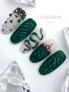 3d Snake Nails, Green Snake Nails, Snake Nails Designs, Animal Nail Art, Animal Nails, Fabulous Nails, Creative Nails