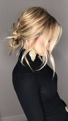 5 easy stylish, pretty glam, medium hair updos you can actually also do by yourself! 1..Messy low bun 2… Quick Twist How To Style Make a central partition. Gather one half of your hair. Twist it neatly and pin it up at the back of the other side of your head using bobby pins. Do […] Hoco Hairstyles, Vlasové Trendy, Hair Hoco, Updos For Medium Length Hair, Penteado Cabelo Curto, Hair Braids, Good Hair Day, Olivia Palermo, Hair Envy