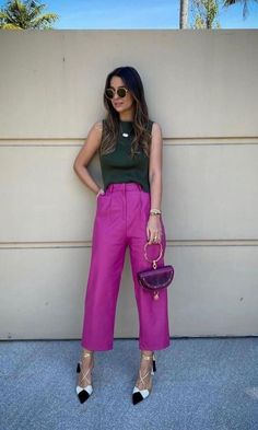 Raspberry Pants Outfit, Bright Color Business Casual, Colorful Business Casual Summer, Hunter Green Outfits For Women, Outfit Cumpleaños Mujer Dia Casual, Fun Office Outfits, Colorful Office Outfits, Colorful Business Casual, Smart Casual Women Outfits