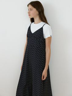 This is a trendy and casual dress by Charles de Rohan that is made out of high quality and sturdy material. With distinctive mood of the design and comfortable wear, you can style it for your casual daily outfit.- Smock banding on the back- Adjustable shoulder strap length- Trendy and casual mood Daily Outfits, Smocking, Long Dress, Casual Dress, Shoulder Strap, Navy, High Quality, How To Wear, Design