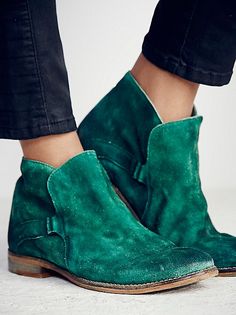 Green Shoes, Bohemian Fashion, Shoe Obsession, Boho Clothing, Suho, Cute Shoes, Ankle Booties