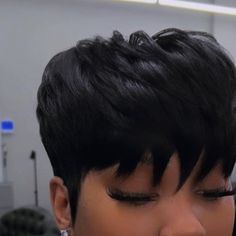 Veronica on Instagram: "🔥🔥#mushroomcut#mulletcuts#bobboss#bluntcuts#scissorwizzard#mohawks#miamistylist#blessedhands🙌🏾" Short Weave Hairstyles, Clipper Cut, Growing Healthy Hair, Short Weave, Mohawks, Quick Weave Hairstyles, Fade Haircuts, Deep Wave Hairstyles