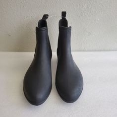 Boots Are In Very Good Condition Never Used But May Have Light Wear From Storage. No Box Pull-On 5.5" Shaft Height 1" Heel Pointed Toe Jeffrey Campbell Rain Boots, Cowboy Rain Boots, Chunky Chelsea Boots, Black Rain Boots, Ankle Rain Boots, Chelsea Rain Boots, Black Rain, Comfortable Boots, Jeffrey Campbell Shoes