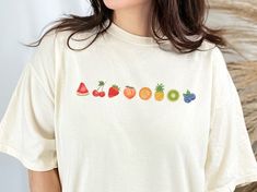 Rainbow Tshirt Ideas, Pride Inspired Outfits, Painting On Clothes T Shirts, Subtle Pride Outfit, Queer Tshirts, Fruit Outfits, Fruit Rainbow, Aunt Tshirt, Rainbow Tshirt