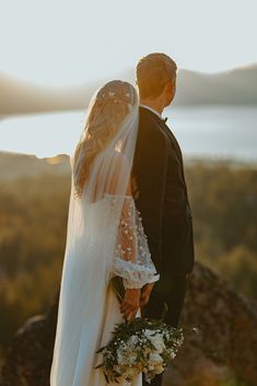 Erika and Daniel's Tahoe Blue Estate wedding was one I'll remember forever. This intimate Lake Tahoe wedding venue is perfect for an Airbnb wedding venue style. The outdoor wedding ceremony space had stunning views, the sunset wedding photos were incredible and we even snuck in some fun film wedding photography. If you want to see more from this Tahoe wedding, check out my blog! Lake Tahoe Wedding Venues, Tahoe Elopement, Sunset Wedding Photos, Airbnb Wedding, Lake Tahoe Wedding, Lake Tahoe Weddings, Tahoe Wedding, Sunset Wedding, Film Wedding Photography