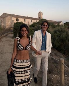 Italian Summer Outfits, Italian Summer, Couple Outfits, European Summer, Couple Aesthetic, Vacation Outfits, Instagram Foto, Cute Couples Goals