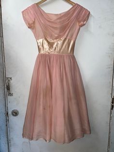 Vintage Ball Gown Dress For Party, 1950s Style Pink Party Dress, 1950s Style Pink Vintage Dress For Party, Vintage Pink Dress For Prom Season, Pink Vintage Dress For Prom Season, 1950s Style Pink Party Vintage Dress, Vintage Pink Dress For Prom, 1950s Style Pink Vintage Party Dress, Pink Vintage Dress With Fitted Bodice For Party