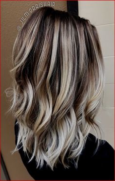 Highlights Brown Hair Short, Highlights Brown Hair Balayage, Highlights Grey, Brown Hair With Blonde, Caramel Ombre, Highlights Caramel, Brown Hair With Caramel Highlights, Rambut Brunette, Blonde Highlights On Dark Hair