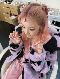 G-idle Yuqi, Song Yuqi, E Dawn, I Love My Wife, G I Dle, Pink Hair, Pop Group, Korean Girl