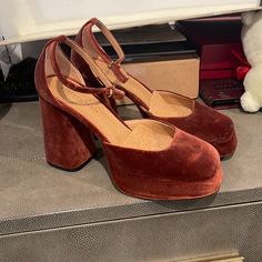 Stunning Stunning Heels Worn Once Excellent Condition Velour/Orange/Auburn Color Stunning Heels, Auburn Color, Dark Orange, Auburn, Color Orange, Shoes Women Heels, Shoes Heels, Women Shoes, Orange