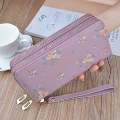 Brand Name: HEONYIRRYOrigin: CN(Origin)Lining Material: polyesterMain Material: PUWallet Length: LongStyle: FashionModel Number: B2667Item Width: 9.5cmClosure Type: zipperItem Height: 4cmPattern Type: FloralInterior: Interior Zipper PocketInterior: Interior CompartmentInterior: Coin PocketInterior: Note CompartmentInterior: Photo HolderInterior: Card HolderGender: WOMENItem Length: 19.5cmItem Type: WalletWallets: Standard WalletsDecoration: Flowers Double Zipper Bag, Leather Printing, Purple Wallet, Mobile Bag, Printed Clutch, Leather Floral, Phone Purse, Purple Bags, Womens Purses