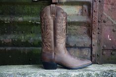 Ariat 10001021 Heritage R Toe Western Boots The West is home, and these are its boots.... Boot Scootin Boogie, Cowgirl Chic, Western Boots Women, Pattern Dress, Cowgirl Boots, Western Boots, Full Grain Leather, Stitch Pattern, Cowboy Boots