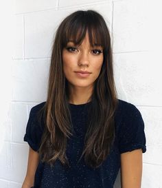 Brown Medium Hair With Bangs, Hair Bangs Medium Length, Long Brown Hair With Bangs, Bob Asymmetrical, Straight Bangs Hairstyles, Medium Length Hairstyles For Women, Bangs Cut, Hairstyles Fall, Autumn Hair