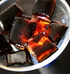 Root Beer Candy, Hard Tack Candy, Rock Candy Recipe, Beer Dessert, Beer Jelly, Homemade Rootbeer, Candy Homemade, Hard Candy Recipes, Vietnamese Dessert