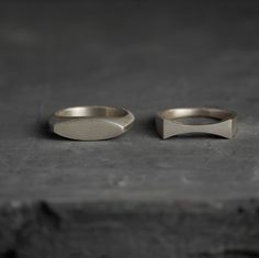 Silver couple rings in geometric shapes. Silver rectangular ring. Silver oval ring. A ring in the shape of an hourglass. Silver ring with a strip. Universal rings. Matte silver rings. A ring for any style. Silver rings for couples. Stylish silver rings for girlfriends. Modern fashion ring. Minimalist silver ring. Geometric silver ring. Abstract silver ring. An exquisite ring. The ring is a gift to friends. This is a pair of rings that go together very well. They can be worn together or separately. You can also share this pair of rings with your girlfriend, boyfriend, mother or sister. It is so versatile that it can complement any of your looks. You can wear it to a party, to the pool. With this ring, you can even go to the hall and prepare food, because it is very comfortable. These rings Abstract Ring Set, Silver Couple Rings, Abstract Ring, Minimalistic Ring, Rectangular Ring, Ring Geometric, Couples Rings, Minimalist Silver Ring, Girlfriends Day