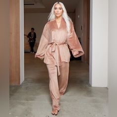 Luxurious And Chic One Of Kim’s Faves And Sold Out! 4xl Nwt Luxury Robes For Women, Velour Shorts, Luxury Robes, Robes For Women, Lounge Robes, Sleepwear Robe, Women's Intimates, Gifts For Women, Lounge Wear