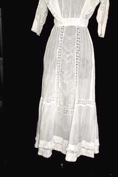 Cotton Lawn Dress, Walking Skirt, Vintage Dresses For Sale, Dress With Embroidery, Lawn Dress, Gibson Girl, Womens Vintage Dresses, White Cotton Dress, Antique Clothing