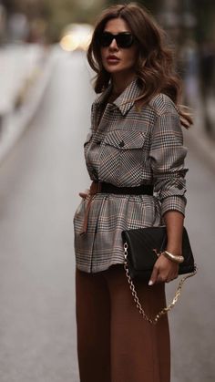 Tartan Fashion, Prom Dresses Modest, Black Prom Dresses, Autumn Outfit, Classy Women, Outfit Posts, Office Fashion, Modest Fashion