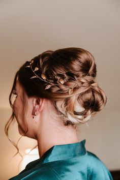 Wedding Crocs, Diy Wedding Shoes, Christmas Wedding Themes, Hairstyle Tutorials, Trendy Hairstyle, Bridal Hairstyle, Whimsical Wonderland Weddings